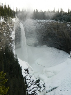 It'kla Falls in winter